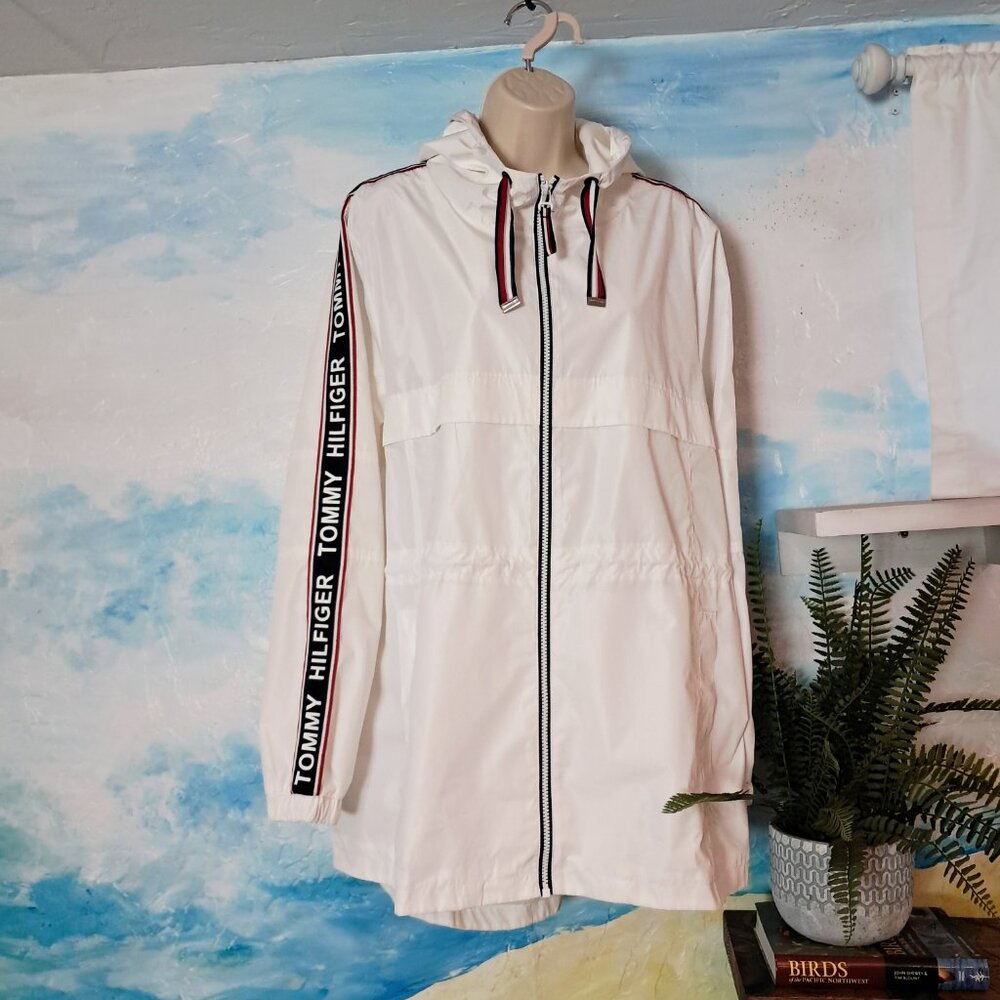 Tommy Hilfiger crisp white men's size XL windbreaker, NEW WITHOUT TAGS